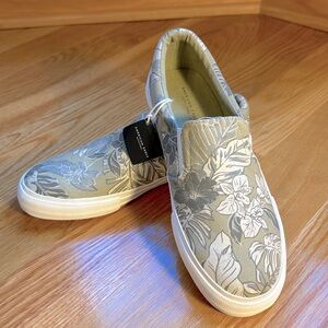 NWT American Eagle outfitters loafers slip on shoe ivory gray new size 7 women